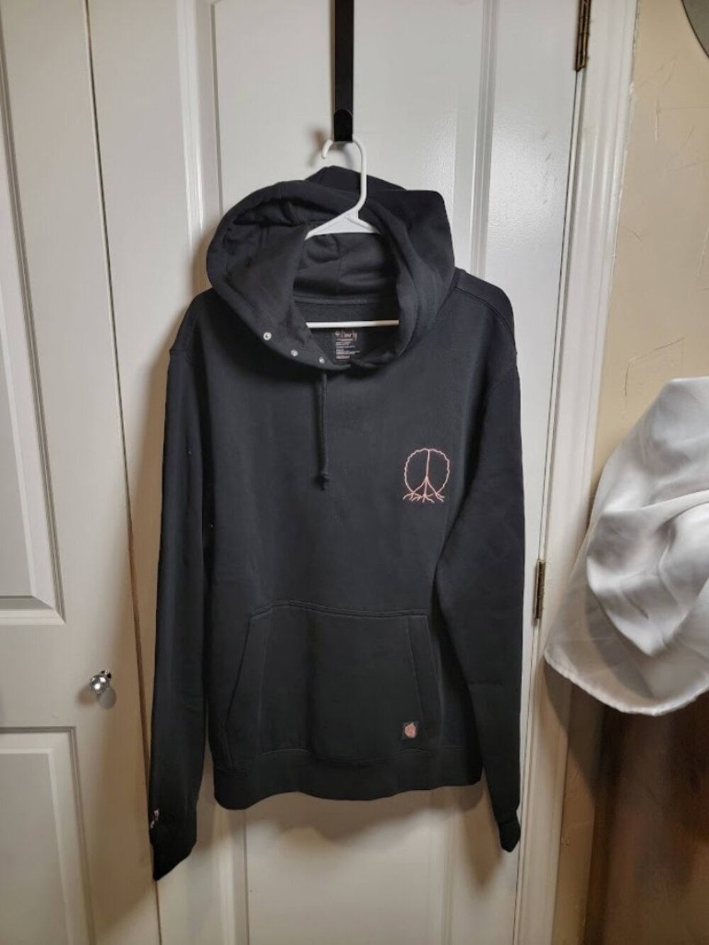 Gnarly Quality Goods Black Hoodie Men's Medium Peace Tree Logo Pullover Streetwe